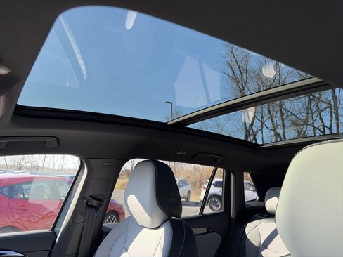 New 2026 Volkswagen Tiguan SE R-Line image 15