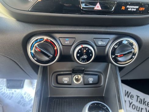 Used 2026 Hyundai Venue SE image 15