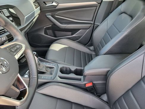 Used 2022 Volkswagen Jetta SE FWD image 25