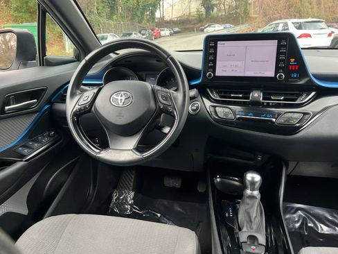 Used 2019 Toyota C-HR XLE image 17