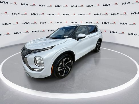 Used 2024 Mitsubishi Outlander SE image 4