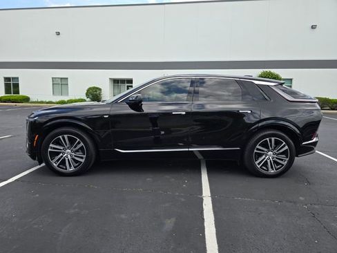Used 2024 Cadillac Lyriq Luxury w/ LPO, Floor Liner Package AWD/4WD image 12