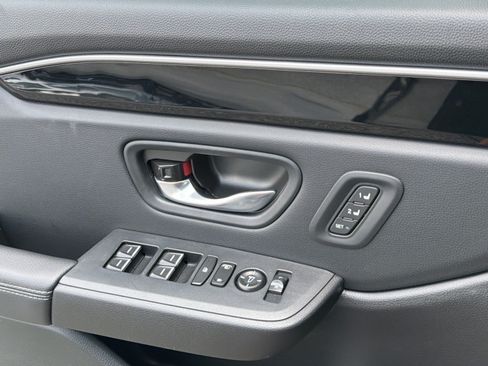 Used 2025 Honda Pilot Touring image 23