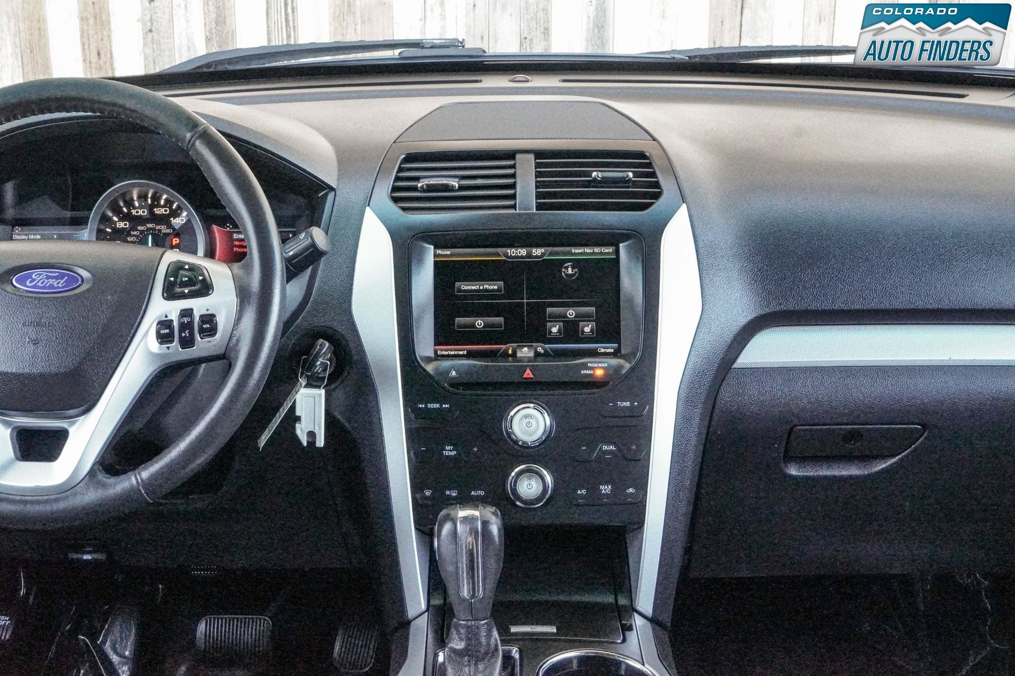 Used 2015 Ford Explorer XLT w/ Equipment Group 202A AWD/4WD image 16
