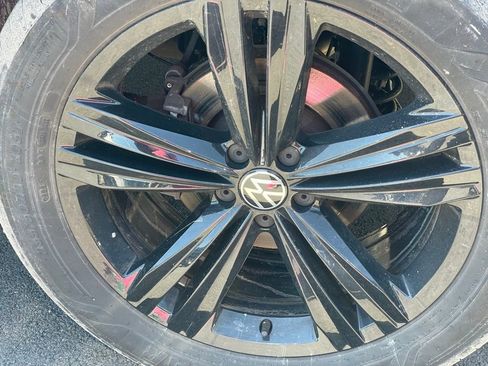 Certified 2023 Volkswagen Atlas Cross Sport SEL R-Line AWD/4WD image 12