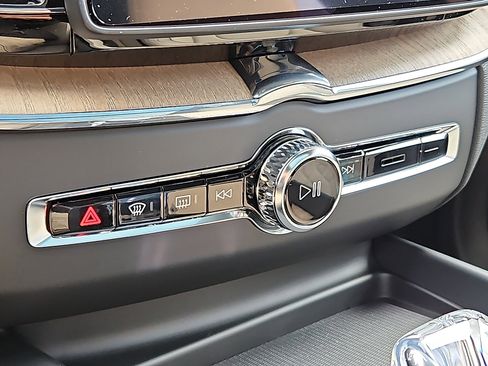 New 2026 Volvo XC60 B5 Plus w/ Protection Package Premier image 14