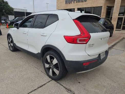 Used 2019 Volvo XC40 T5 Momentum AWD/4WD image 2