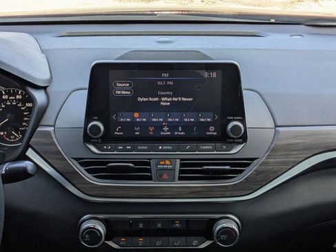 Used 2023 Nissan Altima 2.5 SV image 18