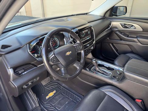 Used 2019 Chevrolet Traverse LT w/ LPO, Floor Liner Package FWD image 41