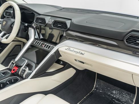 Used 2021 Lamborghini Urus AWD/4WD image 14
