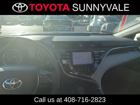 Used 2018 Toyota Camry LE FWD image 4