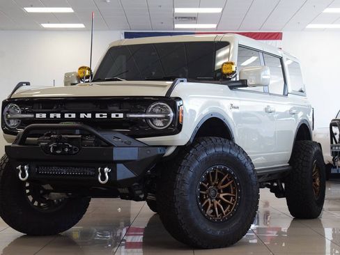Used 2025 Ford Bronco Outer Banks AWD/4WD image 14