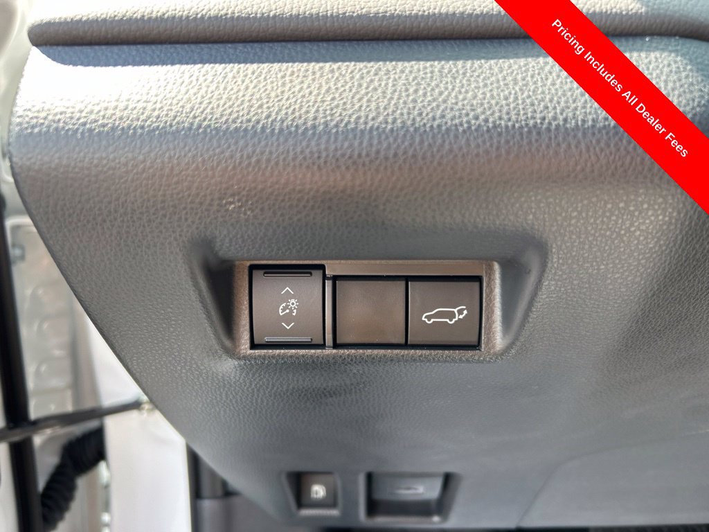 Used 2026 Toyota RAV4 SE w/ Convenience Package FWD image 7