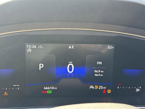 Used 2022 Volkswagen Tiguan SE image 30