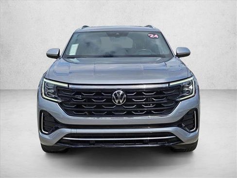 Used 2024 Volkswagen Atlas Cross Sport SEL R-Line AWD/4WD image 2