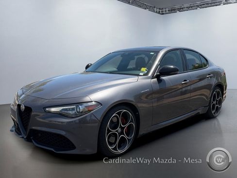 Used 2022 Alfa Romeo Giulia Veloce RWD image 9