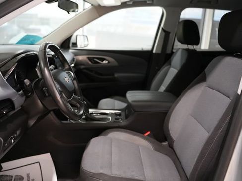 Used 2018 Chevrolet Traverse LT image 13