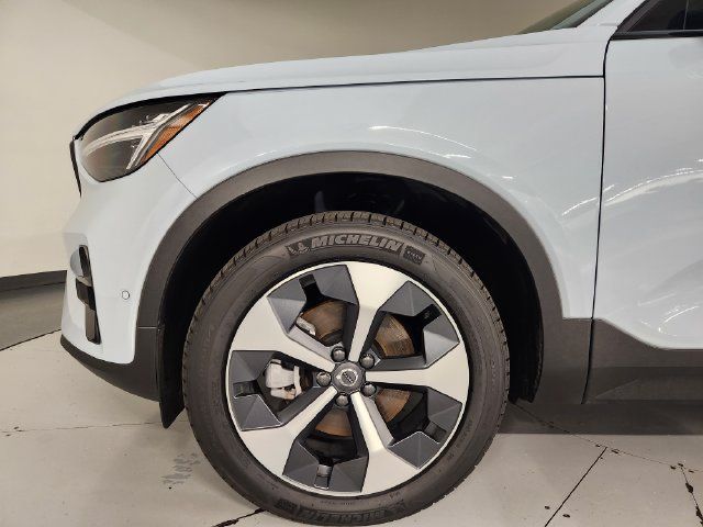 Certified 2026 Volvo XC40 B5 Plus w/ Protection Package Premier AWD/4WD image 11