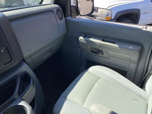 Used 2009 Ford E-350 and Econoline 350 XLT image 19
