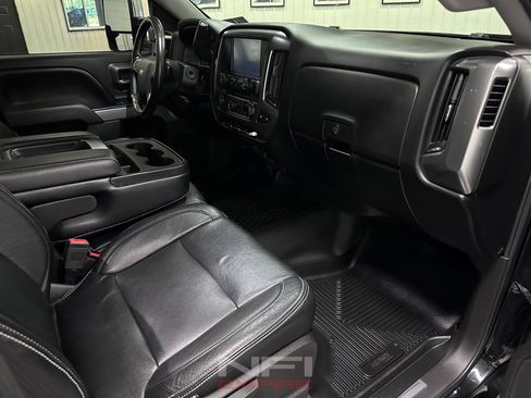 Used 2017 Chevrolet Silverado 1500 LT w/ All Star Edition AWD/4WD image 43