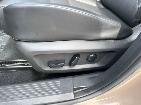 Used 2024 Nissan Rogue SV w/ SV Premium Package image 11