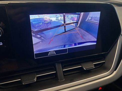 Used 2024 Chevrolet Trax LS w/ LS Convenience Package image 12