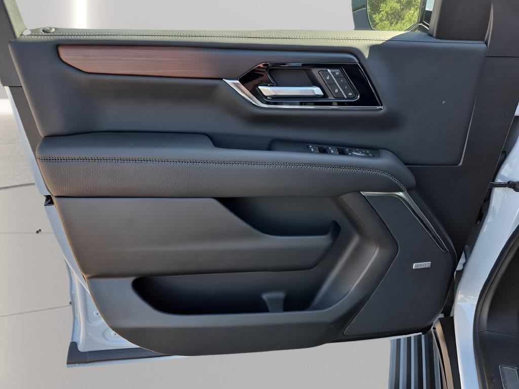 New 2026 GMC Yukon Denali w/ Denali Reserve Package AWD/4WD image 16