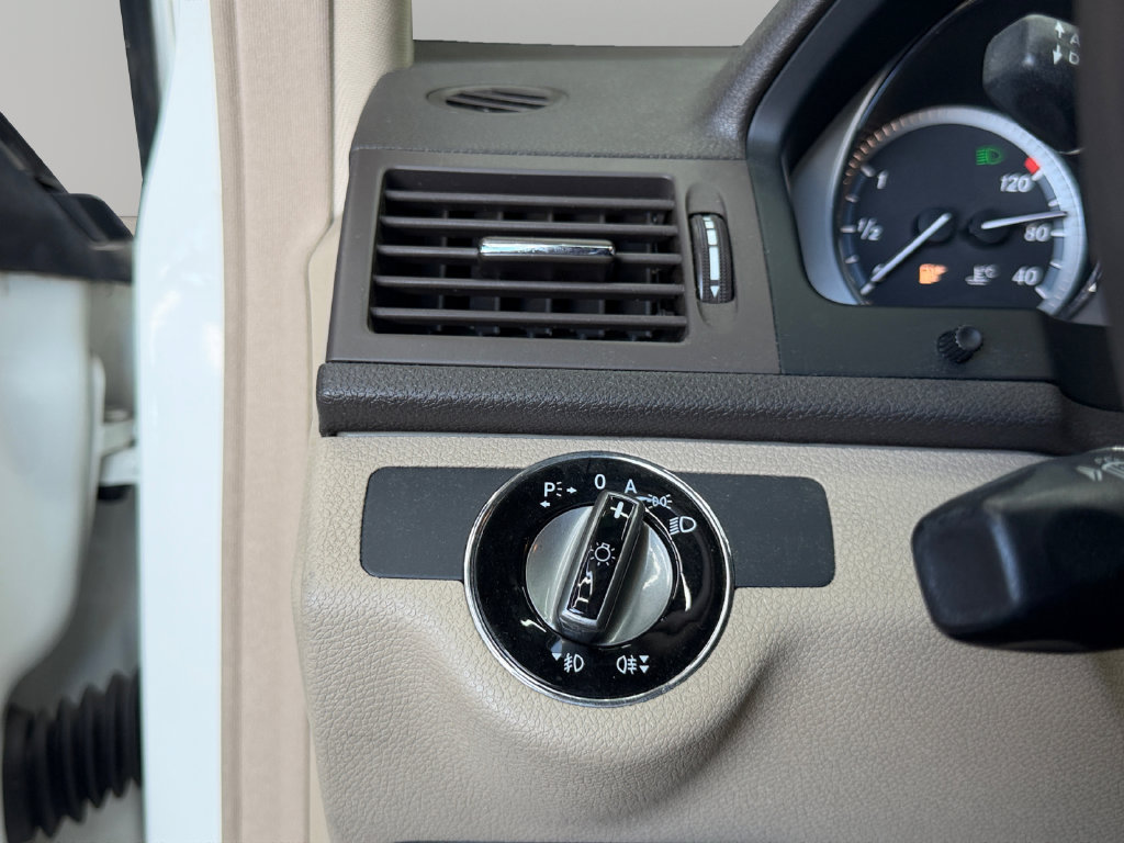 Used 2010 Mercedes-Benz C 300 Sedan w/ Multimedia Pkg image 18
