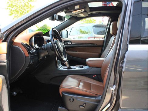 Used 2021 Jeep Grand Cherokee Overland AWD/4WD image 11