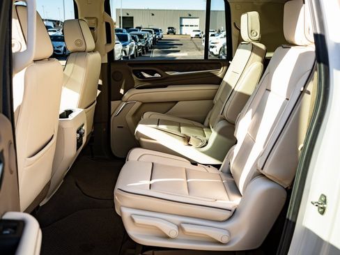 Used 2021 GMC Yukon XL Denali image 38