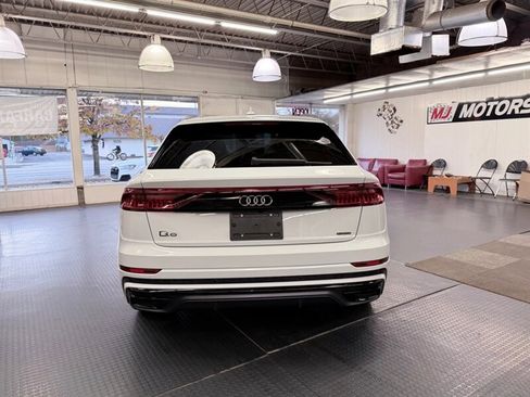 Used 2019 Audi Q8 Prestige w/ Luxury Package image 10