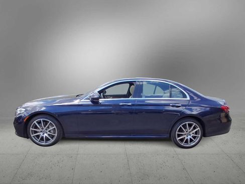 Used 2023 Mercedes-Benz E 350 4MATIC Sedan image 5