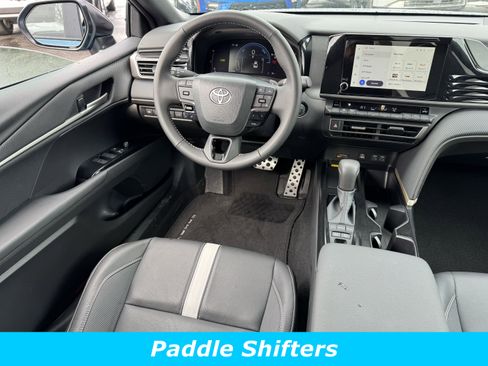 Used 2025 Toyota Camry SE image 4
