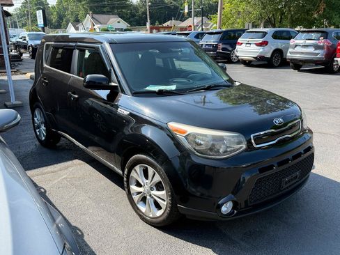 Used 2016 Kia Soul + FWD image 2