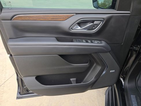 Used 2022 Chevrolet Tahoe High Country image 11