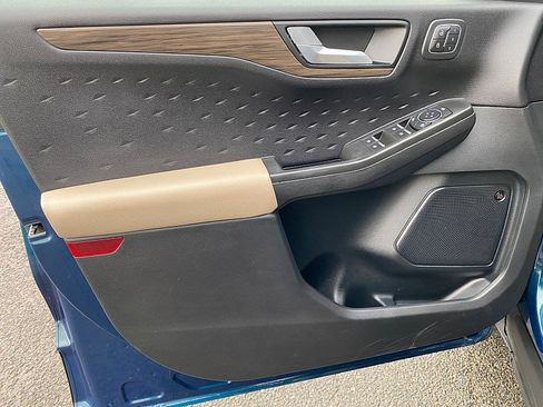 Used 2020 Ford Escape Titanium w/ Titanium Premium Package 2.0 image 24