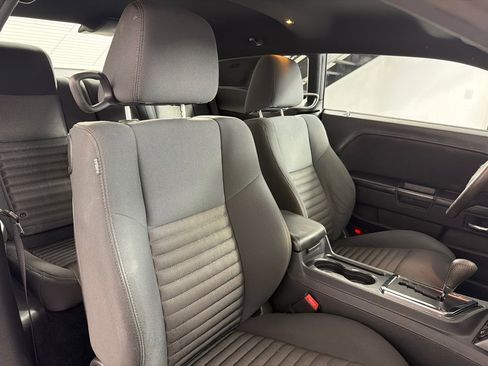 Used 2013 Dodge Challenger SXT RWD image 21