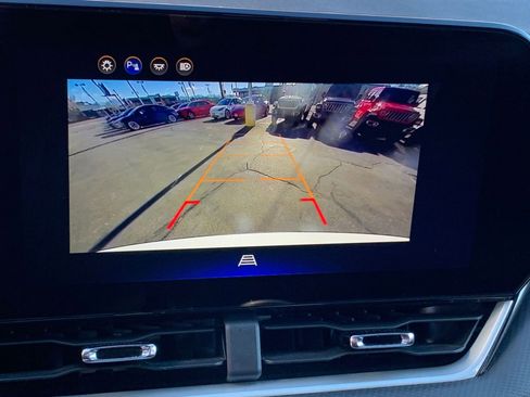 Used 2025 Chevrolet Equinox LT image 17