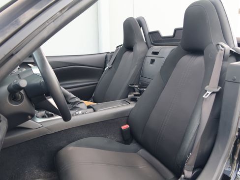 Used 2023 MAZDA MX-5 Miata Sport image 32