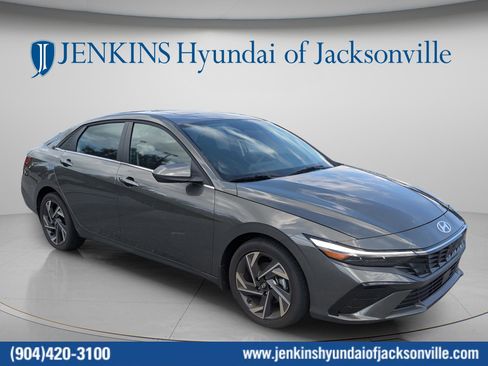 New 2025 Hyundai Elantra SEL FWD image 1