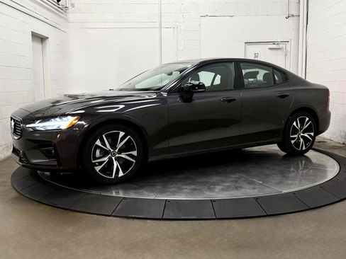 Used 2024 Volvo S60 B5 Core FWD image 4