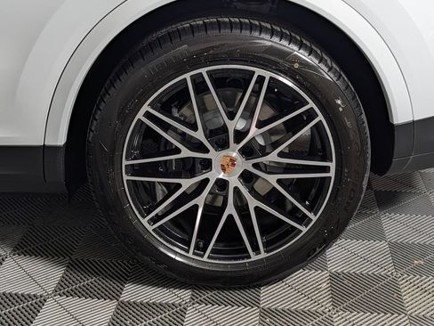 New 2026 Porsche Cayenne Coupe AWD/4WD image 12