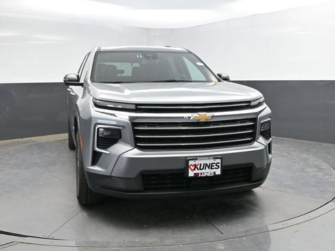 Used 2024 Chevrolet Traverse LT AWD/4WD image 4