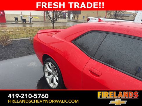 Used 2016 Dodge Challenger SXT Plus image 9