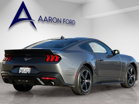 Used 2025 Ford Mustang EcoBoost image 5