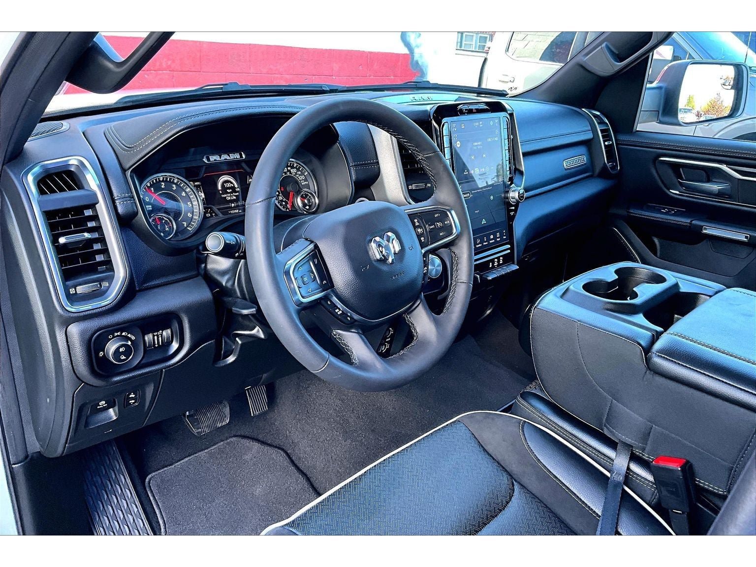 Used 2025 RAM 1500 Laramie AWD/4WD image 14