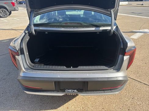 New 2025 Kia K4 LXS image 10