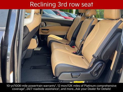 Certified 2024 Kia Carnival LX FWD image 24