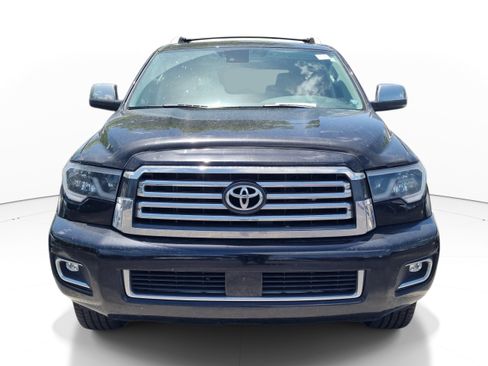 Used 2018 Toyota Sequoia Platinum AWD/4WD image 2