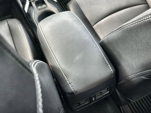 Used 2022 Toyota Corolla Cross XLE image 22